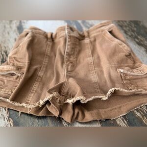 SO Tan Frayed-Hem Cargo Shorts